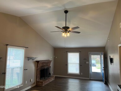 127 Windsor Ct, Jacksonville, NC 28546 - photo 7