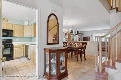 04-31 Heathrow Ct, Unit 7, Freehold Town
