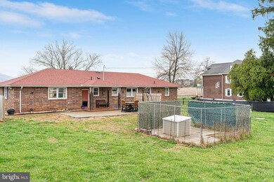 428 Snyder Rd, Reading, PA 19605 - photo 7