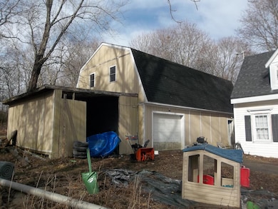 37 Price St, Calais, ME 04619 - photo 4