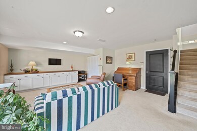 301 Latrobe Dr, Newark, DE 19702 - photo 2