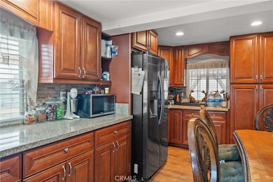 2865 W Rialto Ave unit 17, Rialto, CA 92376 - photo 4