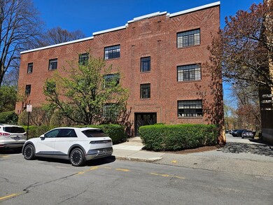 116 Sewall Ave unit 3, Brookline, MA 02446 - photo 2