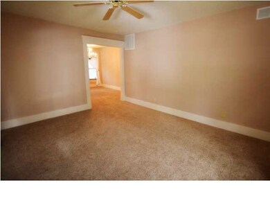 New Carpet and paint throughout