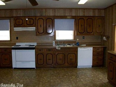 692 Union, West Point, AR 72178 - photo 4