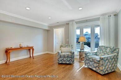 25 Meadow AVe-Living