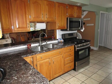 334 3rd St, Olyphant, PA 18447 - photo 2