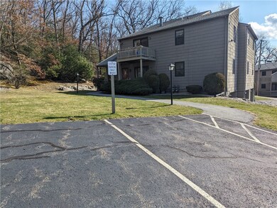 702 Pinewood Dr, Smithfield, RI 02917 - photo 2