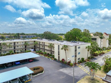 Waters Edge unit 107, Largo, FL 33774 - photo 2