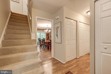 11045 Rutledge Dr, North Potomac, MD 20878 - photo 4