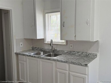 18498 Fielding St, Detroit, MI 48219 - photo 5