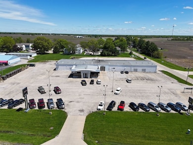 2051 N Main St, Canton, IL 61520 - photo 2