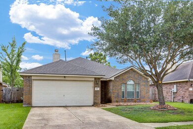 394 Henry St, Alvin, TX 77511 - photo 3