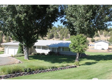 305 Edgewood Dr, Canyon City, OR 97820 - photo 3