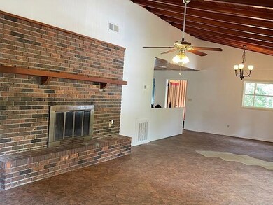 72 Henry Dr, Crawfordville, FL 32327 - photo 4