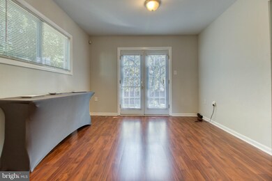 919 Nadine Ct, Hyattsville, MD 20785 - photo 7