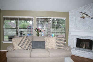 1210 Sunset Dr, Friendswood, TX 77546 - photo 5