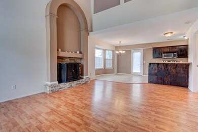 826 S Hickory Lane-7