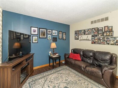 1004 Hackley Ave, Des Moines, IA 50315 - photo 5