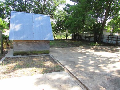 1310 W Hickory Ave, Duncan, OK 73533 - photo 6