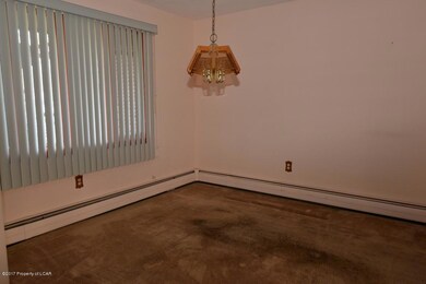 19 Wilkes Ln, Mountain Top, PA 18707 - photo 7