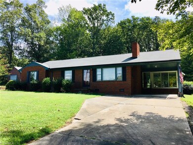 215 Oak Leaf Rd, Asheboro, NC 27205 - photo 3