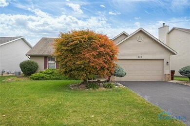 691 Hunters Creek Dr, Findlay, OH 45840 - photo 2