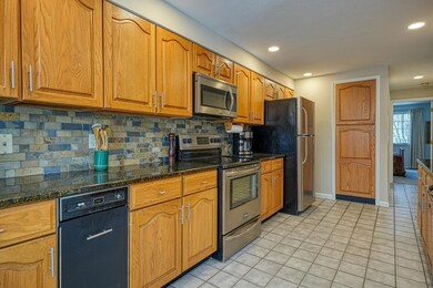 21 Lebeaux Dr, Shrewsbury, MA 01545 - photo 3