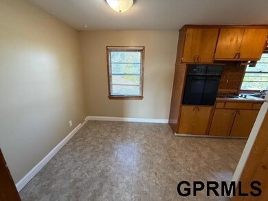 316 S 15th St unit Upper, Plattsmouth, NE 68048 - photo 5