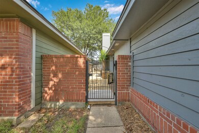 8603 Laurel Trails Dr, Houston, TX 77095 - photo 2