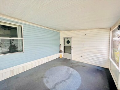 38650 Granger Ln, Zephyrhills, FL 33542 - photo 4