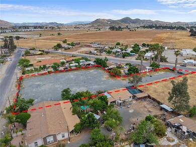 27536 Ethanac Rd, Romoland, CA 92585 - photo 6