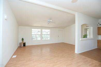 007_Living Room
