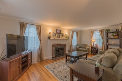 121 Thacher St, Milton, MA 02186 - photo 2