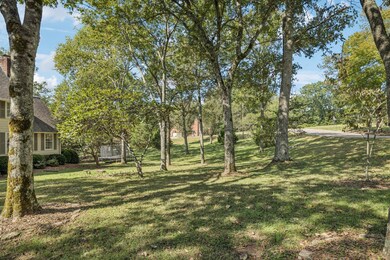 2500 Country Club Ln, Columbia, TN 38401 - photo 3