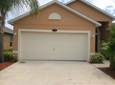 beautiful exterior color/2 car garage