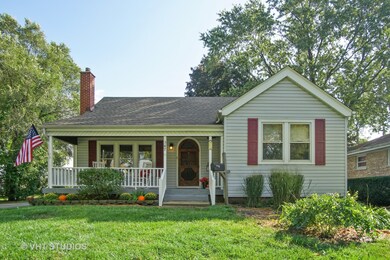 Charming Cape-Cod on beautiful tree-lined street!