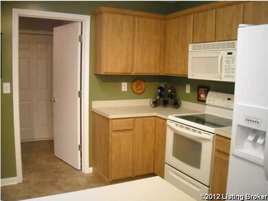 8109 Apple Valley Dr, Louisville, KY 40228 - photo 5