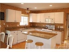 3706 Noble Dr unit 100, Dexter, MI 48130 - photo 3