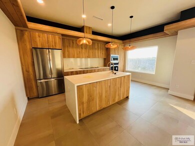 706 W Juniper Dr unit B, Harlingen, TX 78552 - photo 4