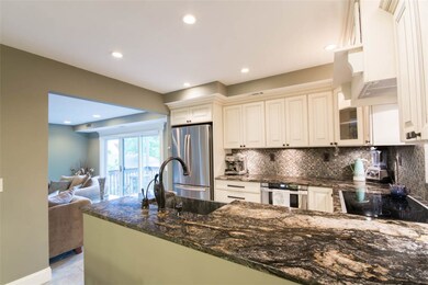 125 Van Zandt Ave Newport, RI