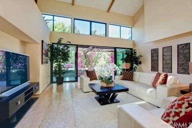 Great room with vaulted ceilings