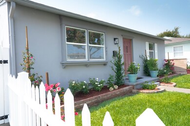 Seaward left side fron house pic 1