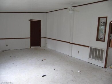 4954 King View Rd, Asheboro, NC 27205 - photo 3