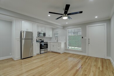 2023 Huldy St unit 1, Houston, TX 77019 - photo 2