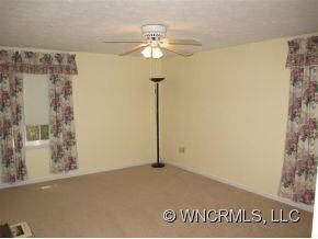 55 Brookside Dr, Hendersonville, NC 28792 - photo 6