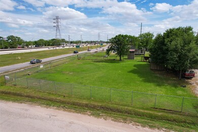 Convenient proximity to Downtown Houston, Heights,