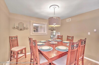 07-DINING ROOM