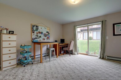 Master Bedroom (Downstairs)