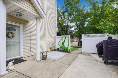 703 Correll Ave, Staten Island, NY 10309 - photo 5